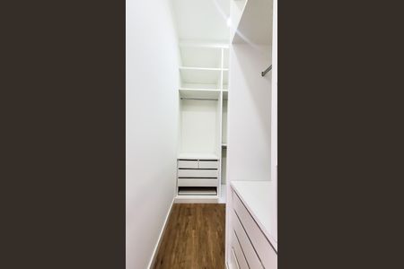Casa de condomínio à venda com 360m², 4 quartos e 4 vagasCloset Suite 2