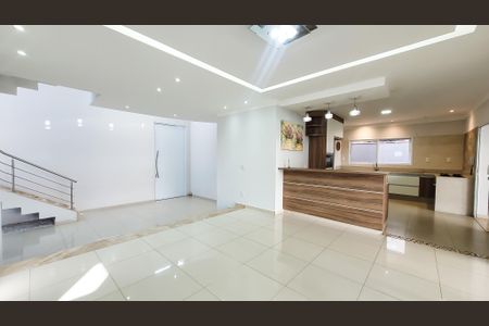 Casa de condomínio à venda com 360m², 4 quartos e 4 vagasSala