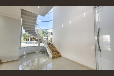 Casa de condomínio à venda com 360m², 4 quartos e 4 vagasSala