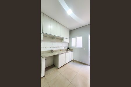 Casa de condomínio à venda com 360m², 4 quartos e 4 vagasLavanderia