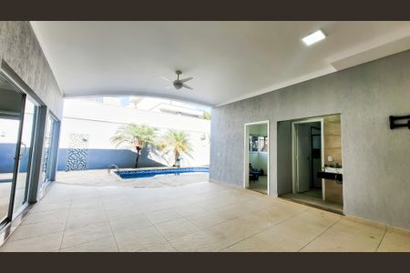 Casa de condomínio à venda com 360m², 4 quartos e 4 vagasÁrea externa