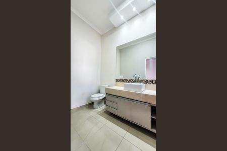 Casa de condomínio à venda com 360m², 4 quartos e 4 vagasBanheiro da Suite 2