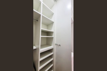 Casa de condomínio à venda com 360m², 4 quartos e 4 vagasCloset Suite 2