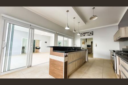 Casa de condomínio à venda com 360m², 4 quartos e 4 vagasÁrea gourmet