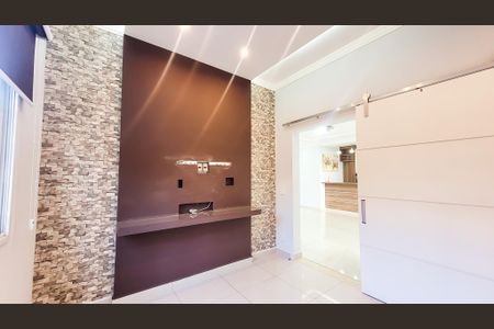 Casa de condomínio à venda com 360m², 4 quartos e 4 vagasSala de TV