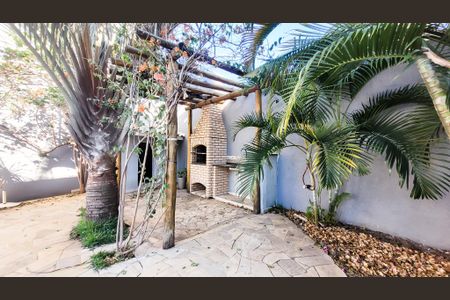 Casa de condomínio à venda com 360m², 4 quartos e 4 vagasChurrasqueira da Piscina