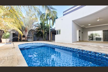 Casa de condomínio à venda com 360m², 4 quartos e 4 vagasPiscina
