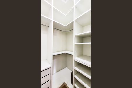 Casa de condomínio à venda com 360m², 4 quartos e 4 vagasCloset Suite 2