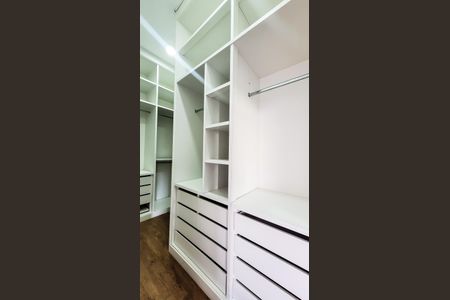 Casa de condomínio à venda com 360m², 4 quartos e 4 vagasCloset Suite 2