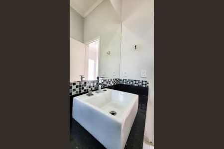 Casa de condomínio à venda com 360m², 4 quartos e 4 vagasBanheiro Social