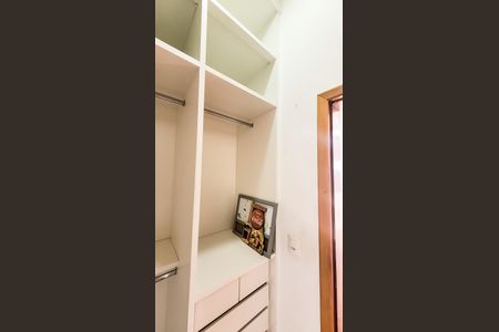 Casa de condomínio à venda com 360m², 4 quartos e 4 vagasCloset Suite 1