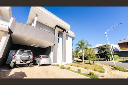 Casa de condomínio à venda com 360m², 4 quartos e 4 vagasFachada