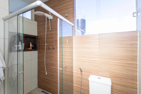 Casa à venda com 138m², 4 quartos e 4 vagasBanheiro da suíte 4