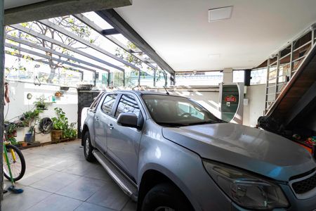 Casa à venda com 138m², 4 quartos e 4 vagasGaragem