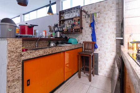 Casa à venda com 138m², 4 quartos e 4 vagasChurrasqueira