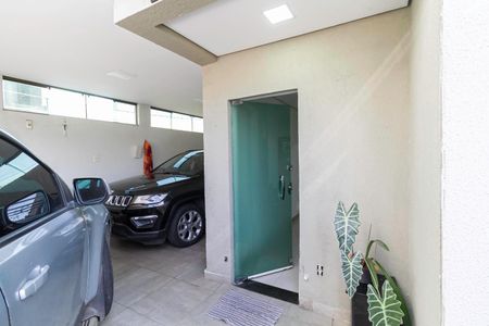 Casa à venda com 138m², 4 quartos e 4 vagasEntrada