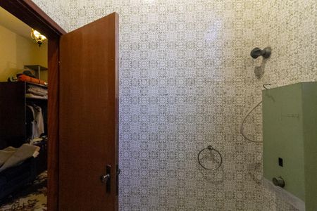 Casa à venda com 226m², 2 quartos e 4 vagasBanheiro da Suíte