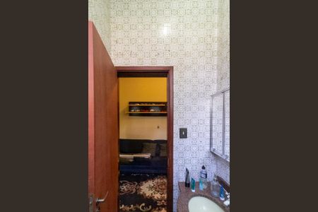 Casa à venda com 226m², 2 quartos e 4 vagasBanheiro da Suíte