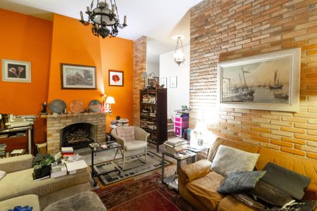 Casa à venda com 226m², 2 quartos e 4 vagasSala de Tv