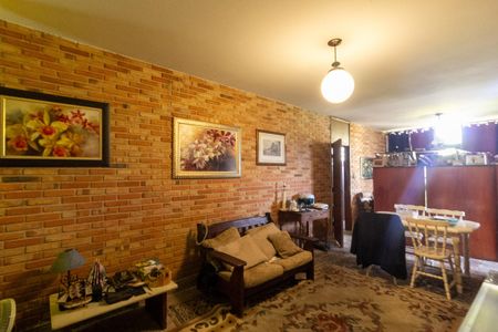 Casa à venda com 226m², 2 quartos e 4 vagasSala de Estar