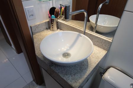 Apartamento à venda com 49m², 2 quartos e 1 vagaBanheiro Social