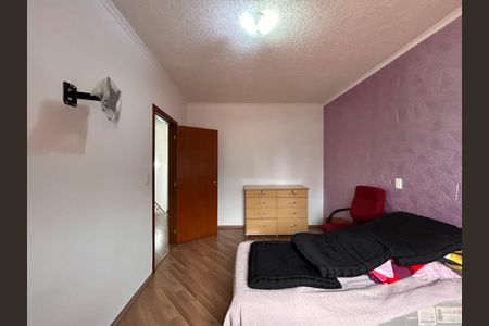 Casa à venda com 330m², 4 quartos e 4 vagas Casa à venda com 330m², 4 quartos e 4 vagasQuarto 2