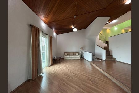 Casa à venda com 330m², 4 quartos e 4 vagas Casa à venda com 330m², 4 quartos e 4 vagasSala