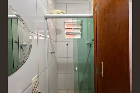 Casa à venda com 330m², 4 quartos e 4 vagas Casa à venda com 330m², 4 quartos e 4 vagasBanheiro de serviço