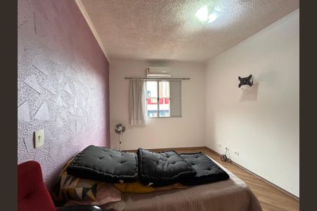 Casa à venda com 330m², 4 quartos e 4 vagas Casa à venda com 330m², 4 quartos e 4 vagasQuarto 2