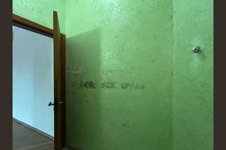 Casa à venda com 330m², 4 quartos e 4 vagas Casa à venda com 330m², 4 quartos e 4 vagasBanheiro 2