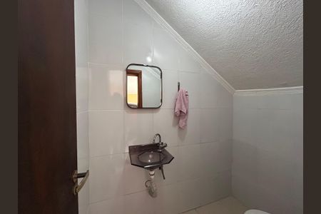 Casa à venda com 330m², 4 quartos e 4 vagas Casa à venda com 330m², 4 quartos e 4 vagasBanheiro de Serviço 2