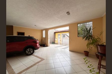 Casa à venda com 330m², 4 quartos e 4 vagas Casa à venda com 330m², 4 quartos e 4 vagasGaragem