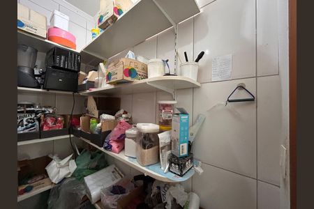 Casa à venda com 330m², 4 quartos e 4 vagas Casa à venda com 330m², 4 quartos e 4 vagasDespensa