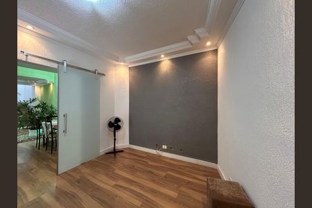 Casa à venda com 330m², 4 quartos e 4 vagas Casa à venda com 330m², 4 quartos e 4 vagasSala de TV