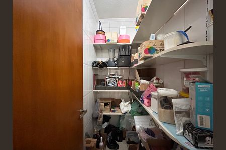 Casa à venda com 330m², 4 quartos e 4 vagas Casa à venda com 330m², 4 quartos e 4 vagasDespensa