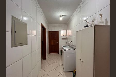 Casa à venda com 330m², 4 quartos e 4 vagas Casa à venda com 330m², 4 quartos e 4 vagasÁrea de Serviço