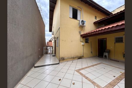 Casa à venda com 330m², 4 quartos e 4 vagas Casa à venda com 330m², 4 quartos e 4 vagasChurrasqueira