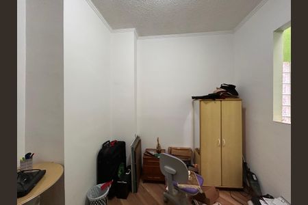 Casa à venda com 330m², 4 quartos e 4 vagas Casa à venda com 330m², 4 quartos e 4 vagasEscritório