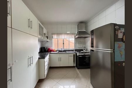 Casa à venda com 330m², 4 quartos e 4 vagas Casa à venda com 330m², 4 quartos e 4 vagasCozinha
