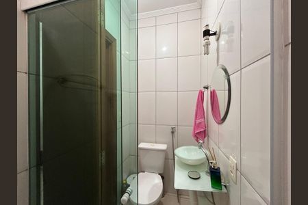 Casa à venda com 330m², 4 quartos e 4 vagas Casa à venda com 330m², 4 quartos e 4 vagasBanheiro de serviço