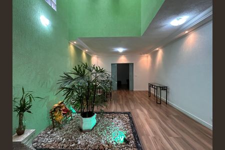 Casa à venda com 330m², 4 quartos e 4 vagas Casa à venda com 330m², 4 quartos e 4 vagasSala de Jantar