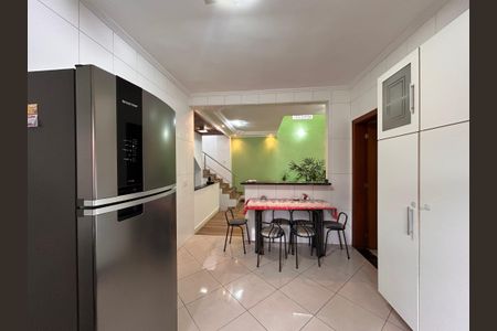 Casa à venda com 330m², 4 quartos e 4 vagas Casa à venda com 330m², 4 quartos e 4 vagasCozinha