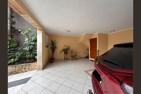 Casa à venda com 330m², 4 quartos e 4 vagas Casa à venda com 330m², 4 quartos e 4 vagasGaragem