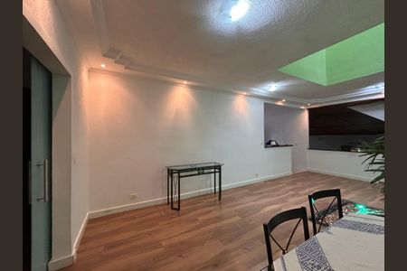 Casa à venda com 330m², 4 quartos e 4 vagas Casa à venda com 330m², 4 quartos e 4 vagasSala de Jantar