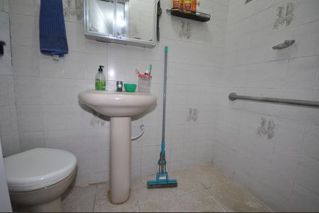 Casa à venda com 182m², 4 quartos e 1 vagaBanheiro Social 1