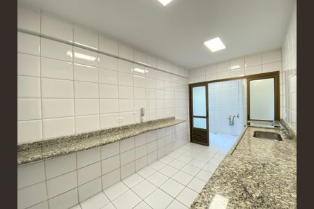 Apartamento à venda com 130m², 3 quartos e 2 vagas Apartamento à venda com 130m², 3 quartos e 2 vagasCozinha