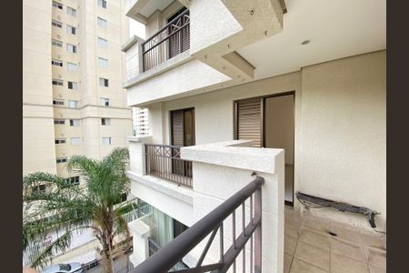 Apartamento à venda com 130m², 3 quartos e 2 vagas Apartamento à venda com 130m², 3 quartos e 2 vagasSacada da sala