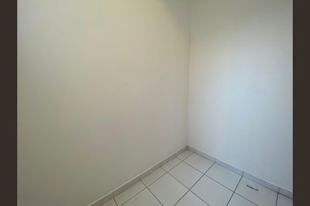 Apartamento à venda com 130m², 3 quartos e 2 vagas Apartamento à venda com 130m², 3 quartos e 2 vagasQuarto de Serviço