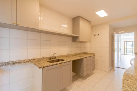 Apartamento para alugar com 130m², 3 quartos e 2 vagas Apartamento para alugar com 130m², 3 quartos e 2 vagasCozinha