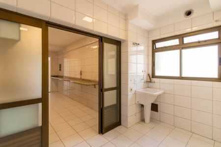 Apartamento para alugar com 130m², 3 quartos e 2 vagas Apartamento para alugar com 130m², 3 quartos e 2 vagasArea de Serviço